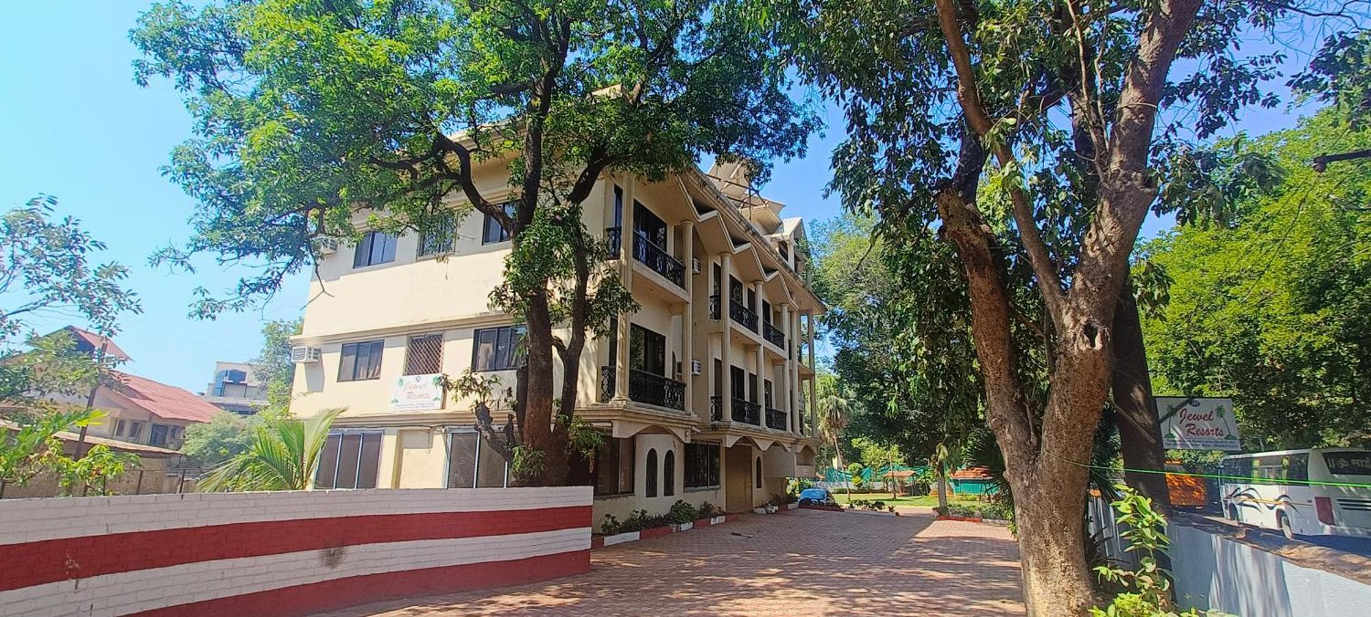 Jewel Resort Lonavala Esterno foto